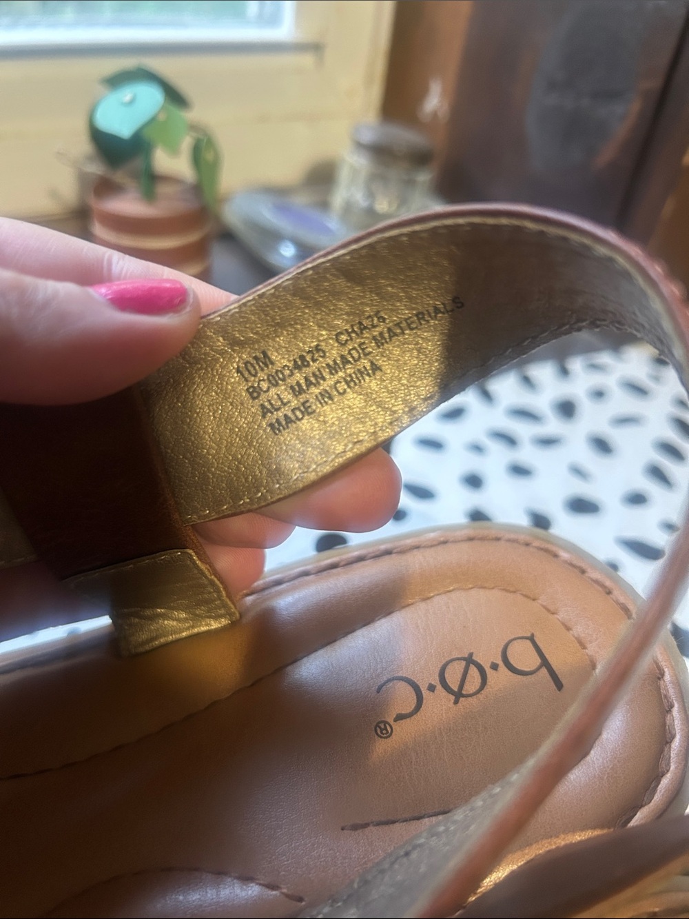 b.o.c. Women's Tan Brown Leather Crisscross Slingback Sandals - Picture 2 of 4